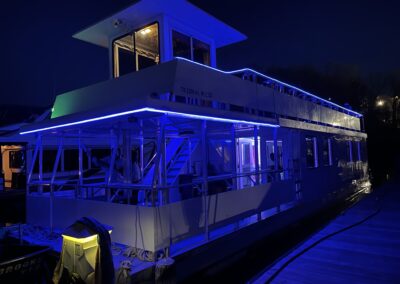 The Little Luxury Houseboat | Luxury Houseboat Cruise on Lake Lanier