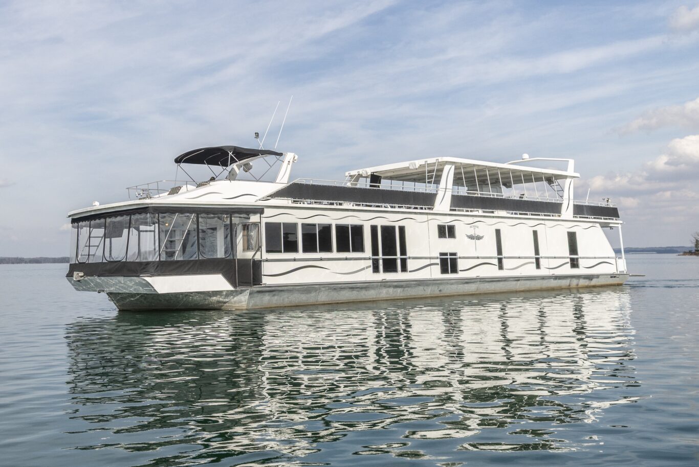 Home | Luxury Houseboat Cruise on Lake Lanier