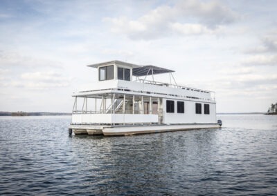 Little Luxury Houseboat - Lake View Side - Lake Lanier