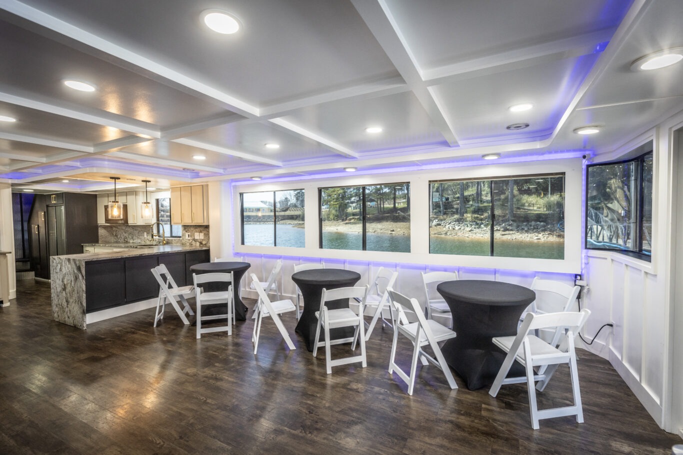 Spacious meeting area for luxury cruise on the Stardust houseboat on Lake Lanier near lanier islands