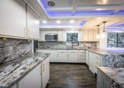 The Stardust Luxury Houseboat | Luxury Houseboat Cruise on Lake Lanier