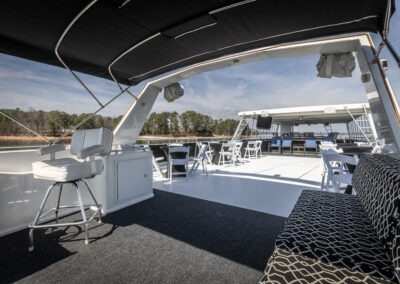 The Fantasy Luxury Houseboat | Luxury Houseboat Cruise on Lake Lanier