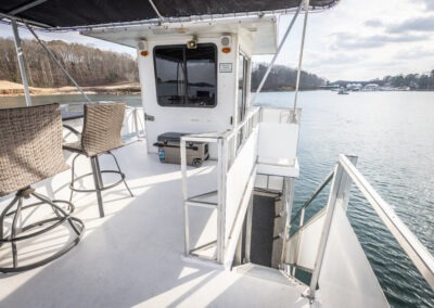 scenic Lake Lanier cruise experience aboard the Little Luxury luxury houseboat in North Georgia