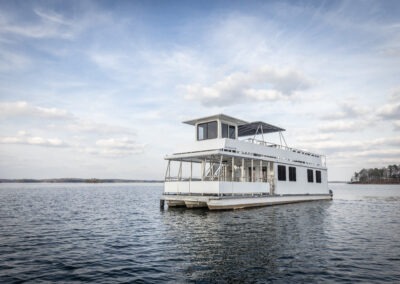 Little Luxury luxury houseboat cruising on Lake Lanier in Georgia available for private cruise experiences and special events